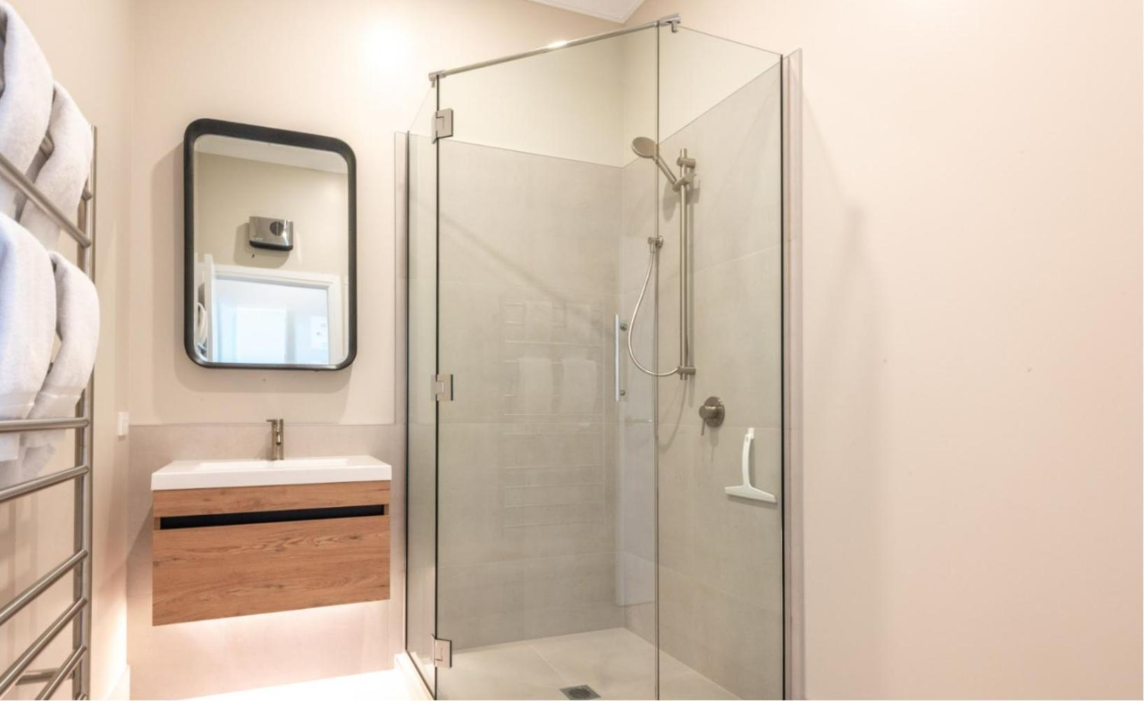 Kaiapoi Luxury Accommodation 2 - Bookahome ภายนอก รูปภาพ